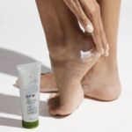 کرم پا ترمیم کننده و رفع ترک Feet Up اوریفلیم