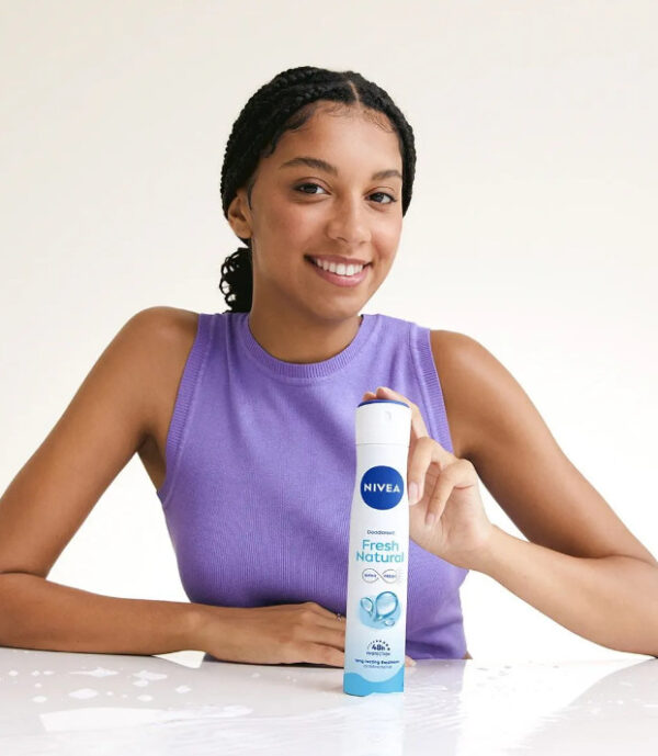 اسپری بدن فاقد الکل زنانه نیوآ NIVEA Fresh Natural