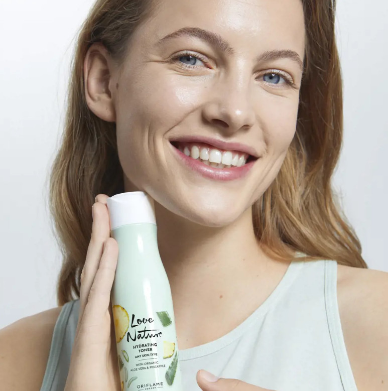 تونر آبرسان آلوئه ورا و آناناس LOVE NATURE ORIFLAME تونر آبرسان آلوئه ورا و آناناس LOVE NATURE ORIFLAME
