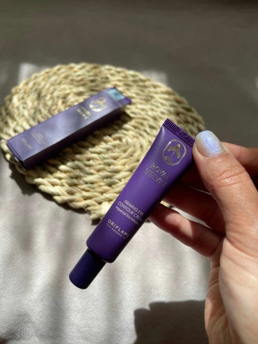 کرم دور چشم سفت کننده و ضدپیری لوکس رویال ولوت ROYAL VELVET ORIFLAME کرم دور چشم سفت کننده و ضدپیری لوکس رویال ولوت ROYAL VELVET ORIFLAME