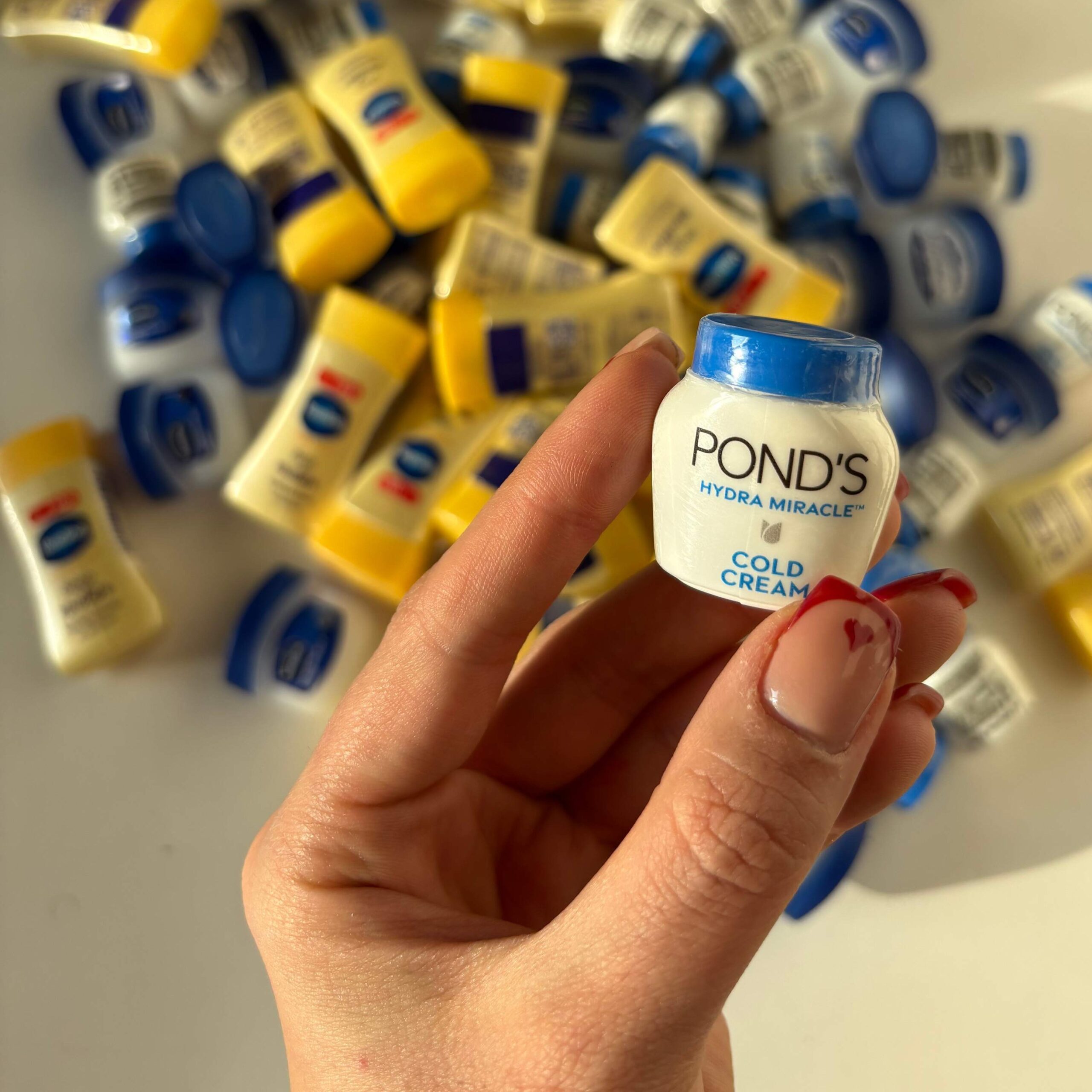 مینی كرم آبرسان و خنك كننده پوندز PONDS مینی كرم آبرسان و خنك كننده پوندز PONDS