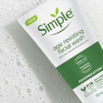 ژل شستشو ضد پیری چای سبز سیمپل SIMPLE Age Resisting